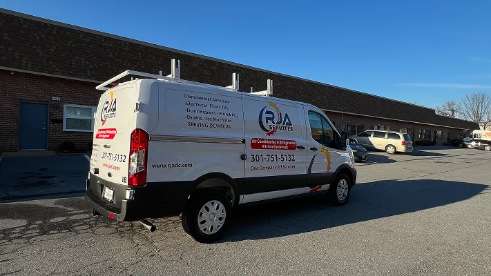 Wrap vehicular para RJA Services, foto 11.