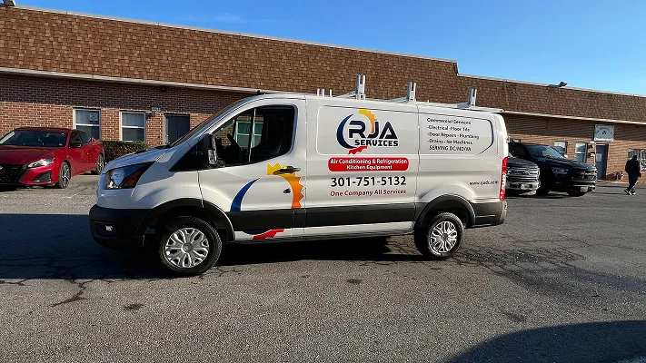 Wrap vehicular para RJA Services, foto 12.