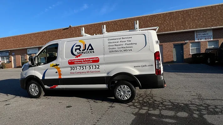 Wrap vehicular para RJA Services, foto 13.