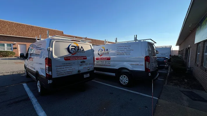 Wrap vehicular para RJA Services, foto 16.